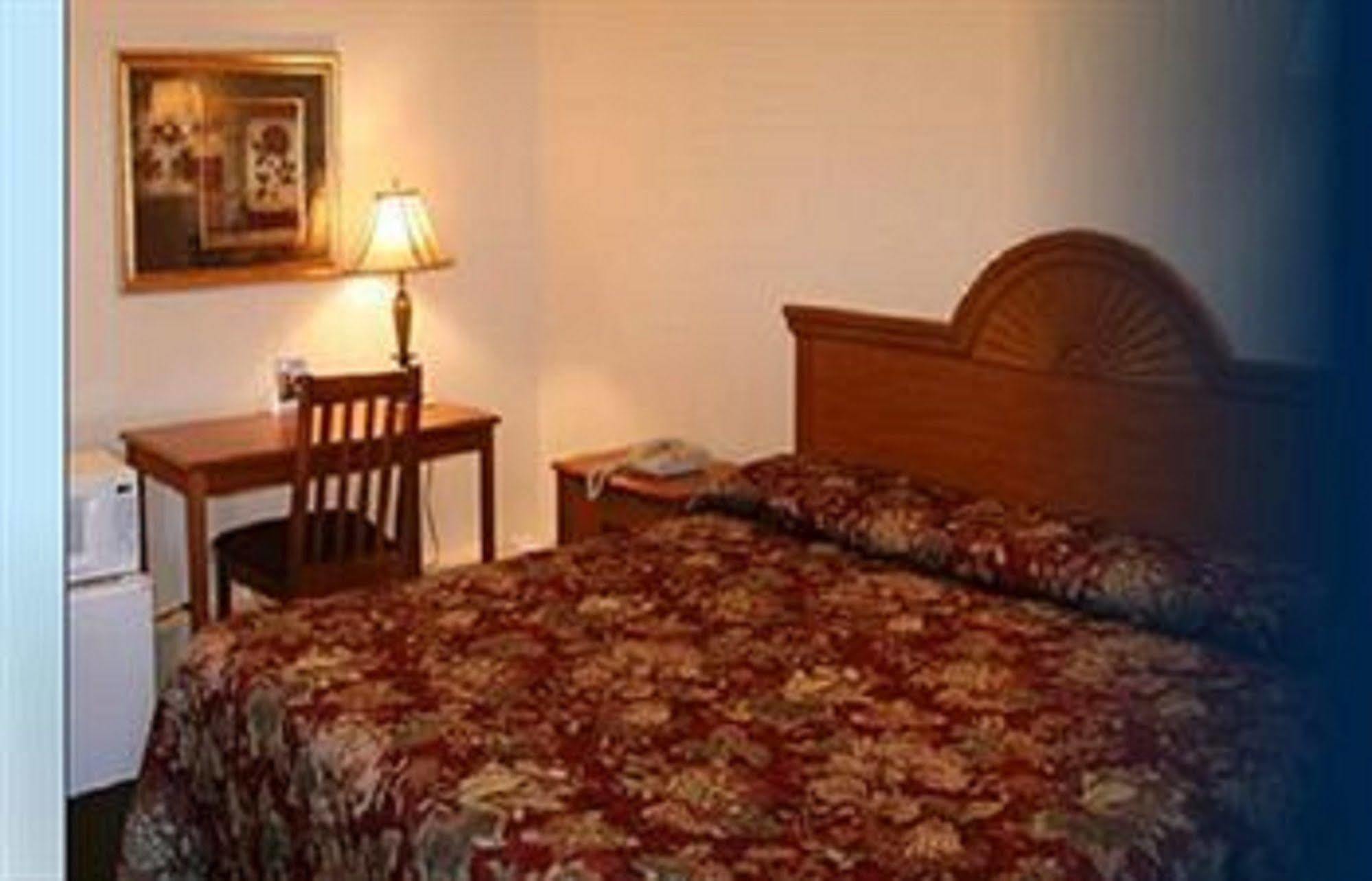 Four Seasons Motel Malone Rum bild